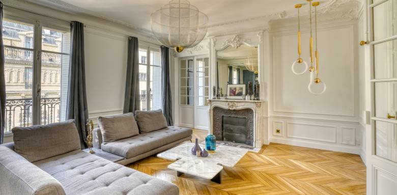 découvrez comment réussir votre rénovation haussmannienne : conseils, étapes clés et inspirations pour préserver le charme de votre appartement tout en modernisant votre intérieur.