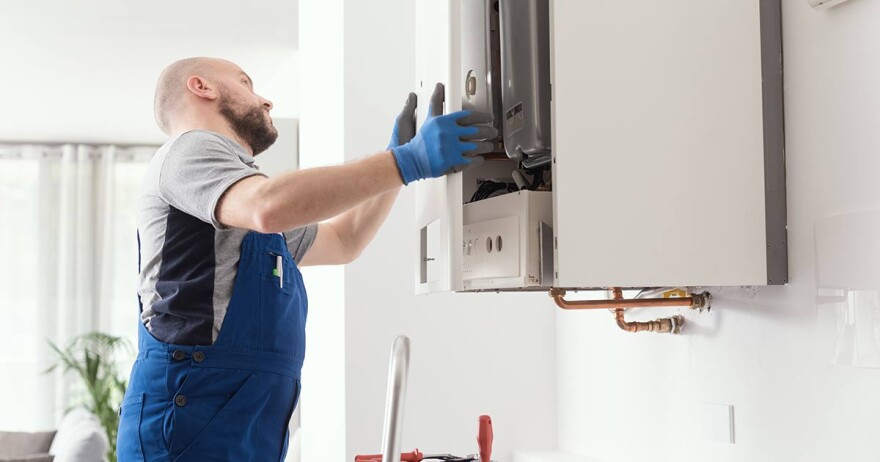 profitez d’un service d’entretien chaudière sur-mesure adapté à vos besoins pour garantir sécurité, confort et performance énergétique toute l’année. devis gratuit et intervention rapide.