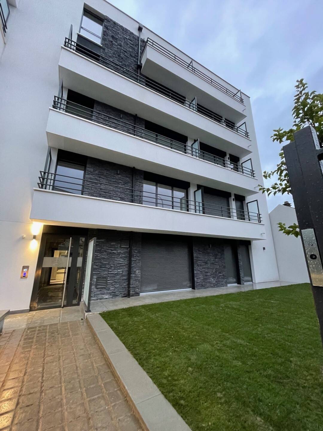 d&eacute;couvrez les prix de la r&eacute;novation &agrave; bry-sur-marne : estimations d&eacute;taill&eacute;es pour vos travaux de maison ou d&rsquo;appartement, conseils pour ma&icirc;triser votre budget et s&eacute;lectionner les meilleurs artisans locaux.