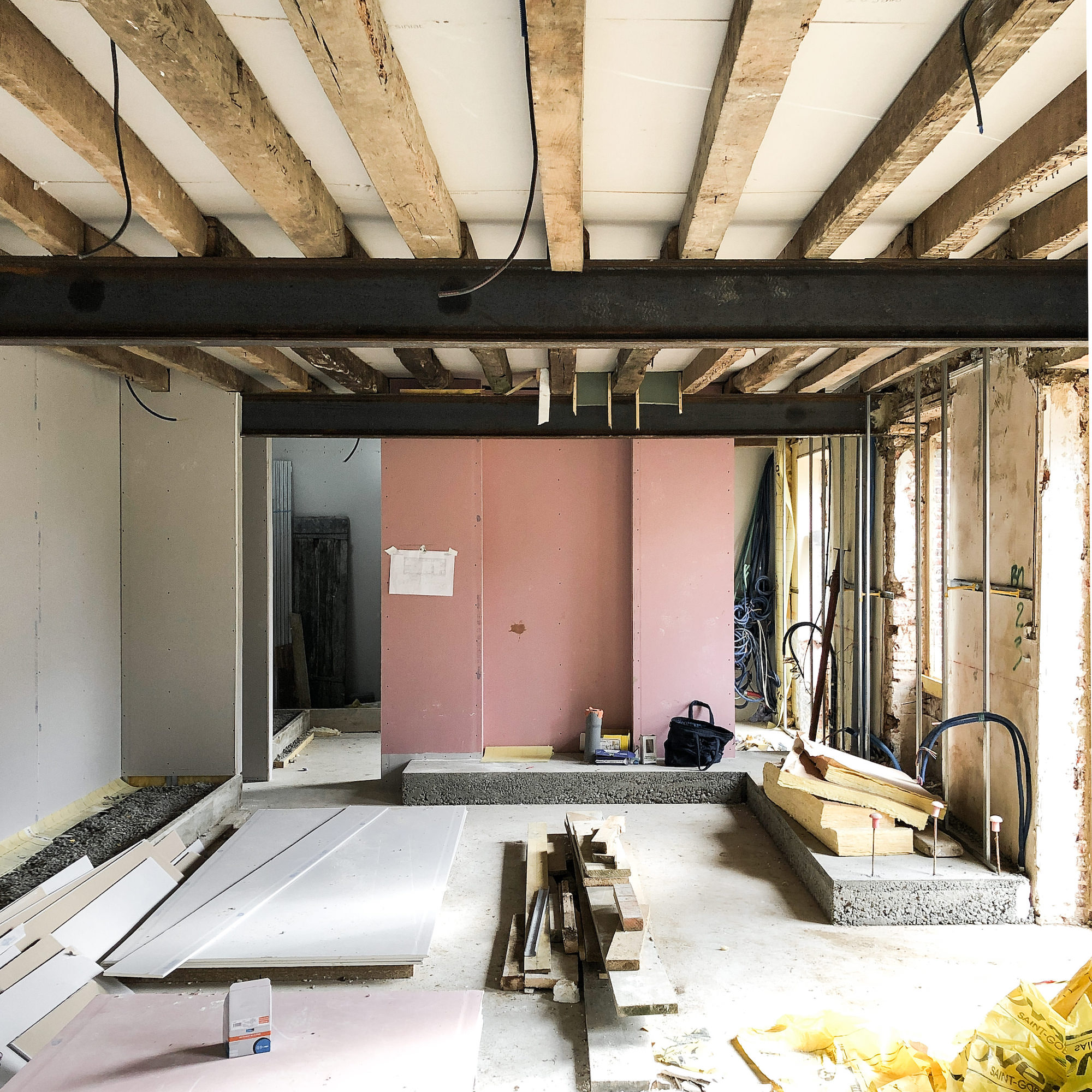 d&eacute;couvrez nos conseils et astuces pour r&eacute;ussir votre r&eacute;novation : travaux, id&eacute;es d&eacute;co, choix des mat&eacute;riaux et &eacute;tapes cl&eacute;s pour transformer votre logement en toute s&eacute;r&eacute;nit&eacute;.