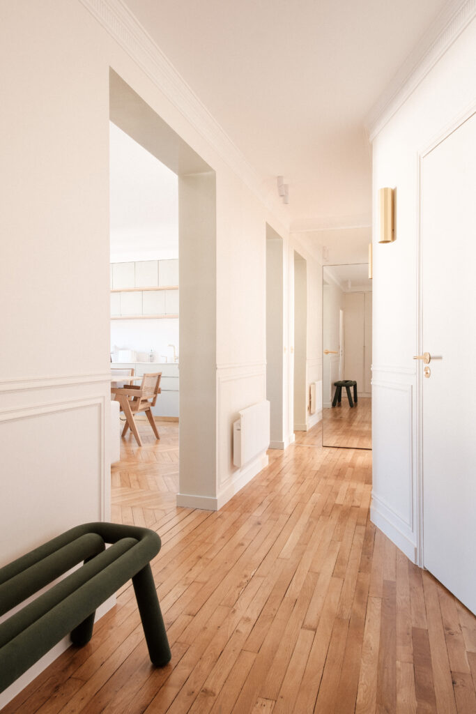 d&eacute;couvrez l'art de la r&eacute;novation haussmannienne : conseils, astuces et inspirations pour redonner vie &agrave; un appartement ou un immeuble tout en pr&eacute;servant le charme et l'&eacute;l&eacute;gance du style classique parisien.