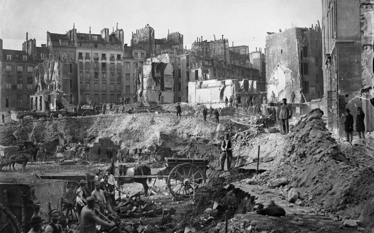 d&eacute;couvrez l'art de la r&eacute;novation haussmannienne : conseils, astuces et inspirations pour moderniser et sublimer votre appartement tout en pr&eacute;servant le cachet et l&rsquo;&eacute;l&eacute;gance du style parisien classique.
