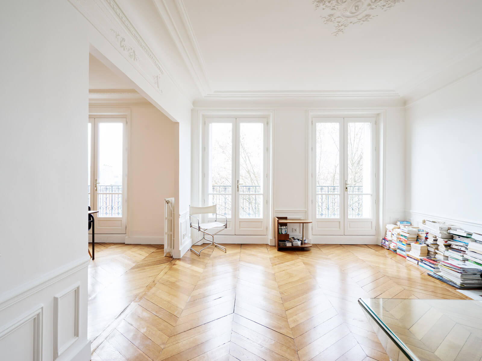 découvrez nos conseils et services pour réussir votre rénovation haussmannienne : préservation du charme d'époque, optimisation de l'espace, choix des matériaux et respect de l’authenticité architecturale parisienne.