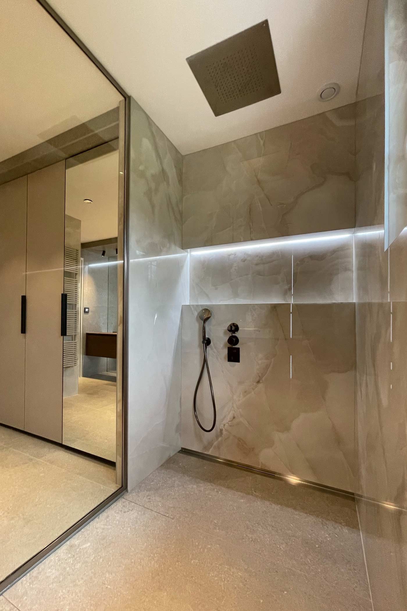 d&eacute;couvrez nos services de r&eacute;novation haut de gamme &agrave; bry-sur-marne : conseils personnalis&eacute;s, mat&eacute;riaux de qualit&eacute; et finitions d&rsquo;exception pour transformer votre int&eacute;rieur selon vos envies.