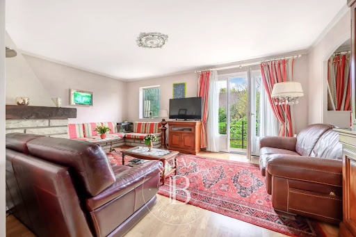 confiez votre projet de rénovation haut de gamme à bry-sur-marne à des experts. prestations sur-mesure, matériaux d’exception et finitions soignées pour sublimer votre intérieur.