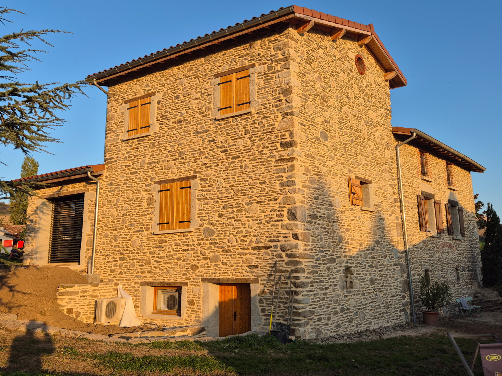 d&eacute;couvrez nos services de r&eacute;novation proches de chez vous : conseils, devis personnalis&eacute;s et accompagnement pour tous vos projets de r&eacute;novation int&eacute;rieure et ext&eacute;rieure.