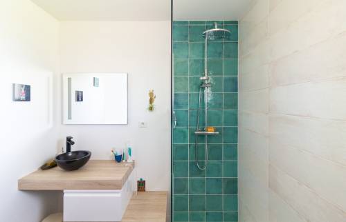 confiez la rénovation de votre salle de bain à bry-sur-marne à des experts qualifiés. modernisez votre espace avec des solutions sur mesure pour un confort et un style adaptés à vos envies.