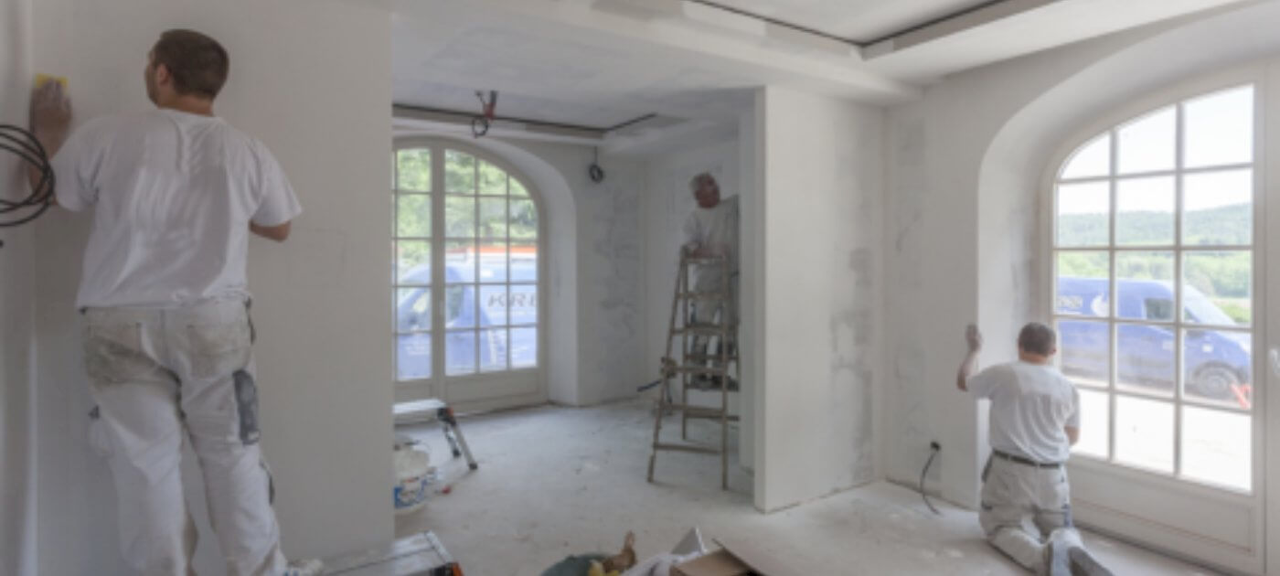 d&eacute;couvrez nos services de travaux int&eacute;rieurs : r&eacute;novation, am&eacute;nagement, peinture, rev&ecirc;tements de sols et murs. embellissez votre int&eacute;rieur gr&acirc;ce &agrave; notre expertise et un accompagnement sur-mesure.